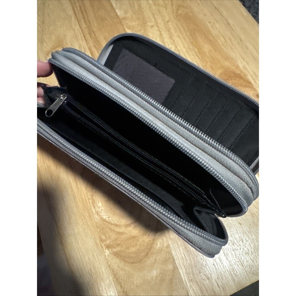Tahari Wallet RFID PROTECTION Double Zipper Wristlet Strap Gray Non Leather - Picture 6 of 6